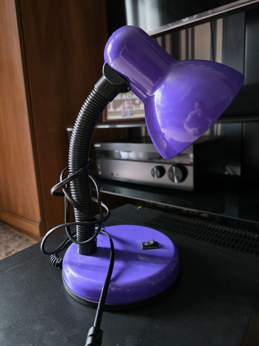 Продаю  настольную лампу IN HOME