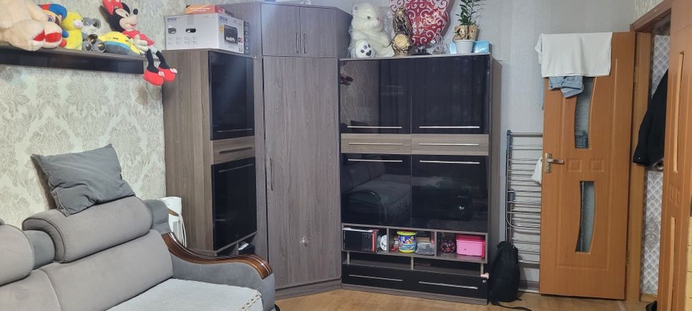 Продам срочно б/у мебель для гостиной