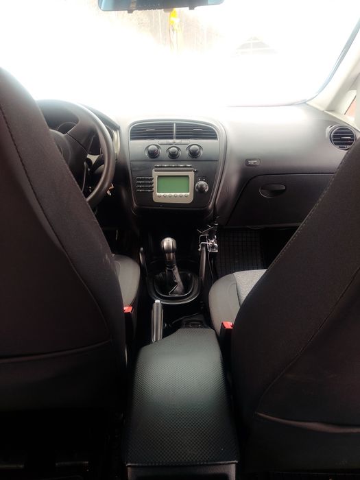 Seat Altea 1.9 TDI | 2005 | 2.500 €    
Vând Seat Altea 1.9 diesel, an