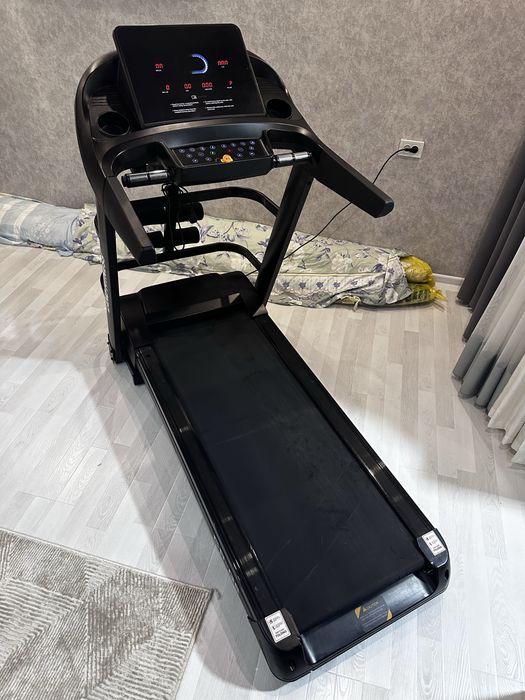 Продаётся беговая дорожка LAND FITNESS CP-G6