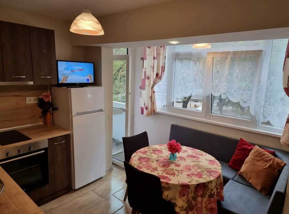 Дава се под наем Двустаен апартамент в Варна, Трошево - 50 кв.м за 548.25 € - Снимка #1