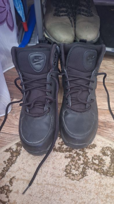 Ghete NIKE Mărimea 40.5