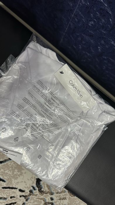 Футболка Calvin Klein. p-L.