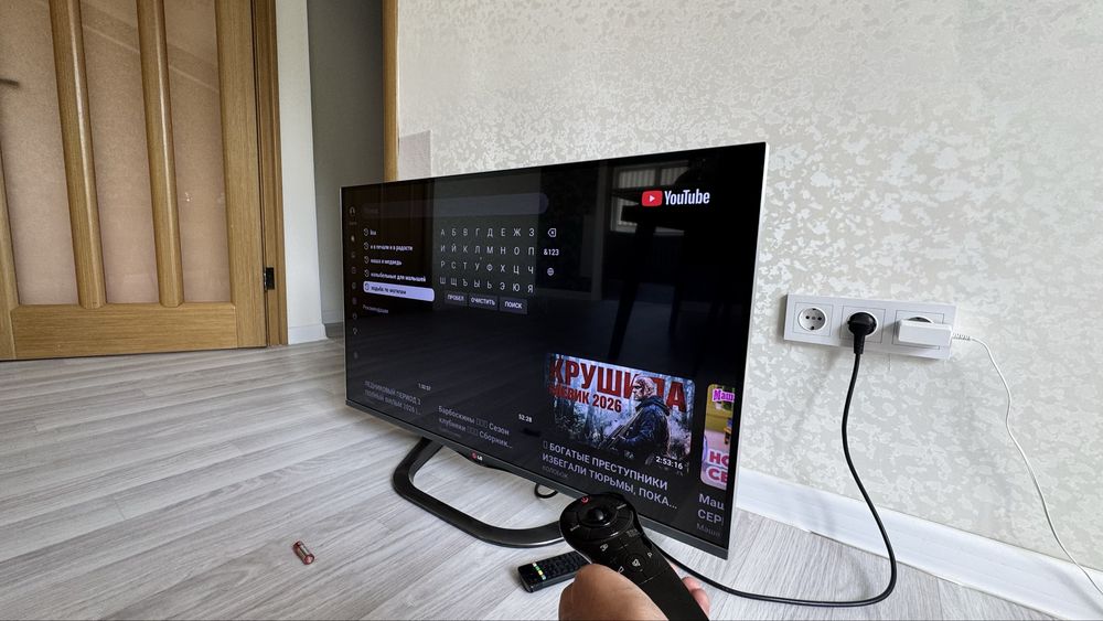 Продам смарт тв LG с тумбой