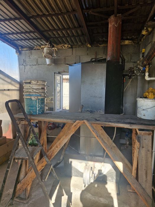 Продам дом с зимней теплицой