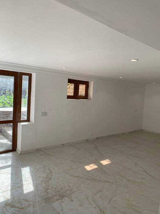 Уй сотилади срочна!!!