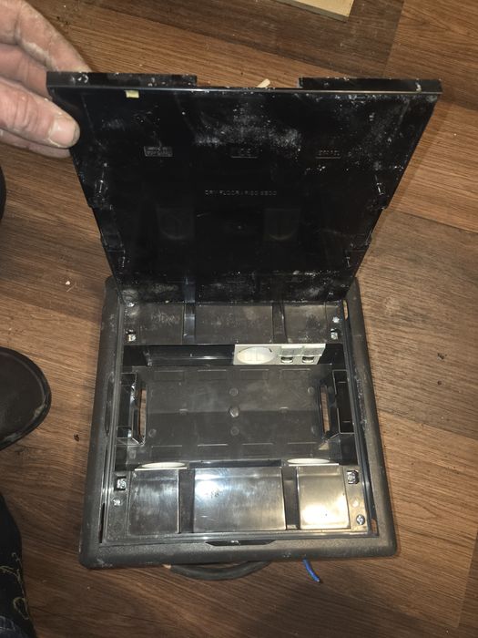 Подова кутия 8 модула