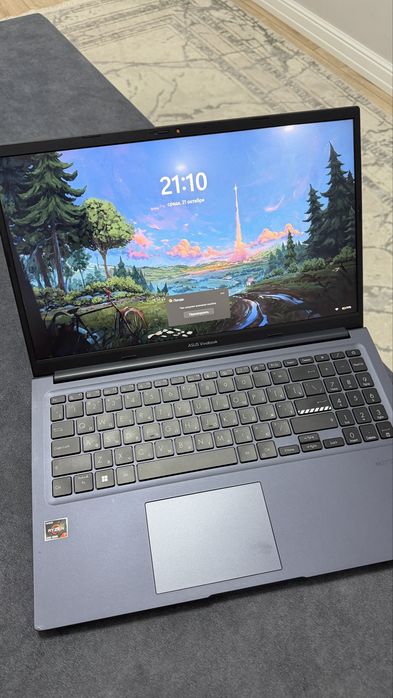 Продаю ноутбук ASUS Vivobook 15.