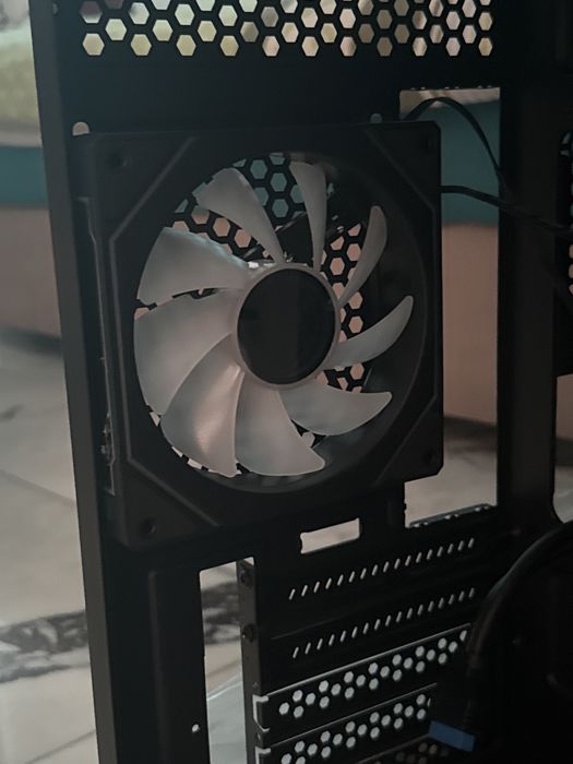 Vand 6 ventilatoare RGB noi