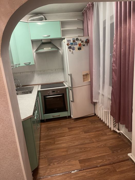 Продам квартиру 3-х комнатную