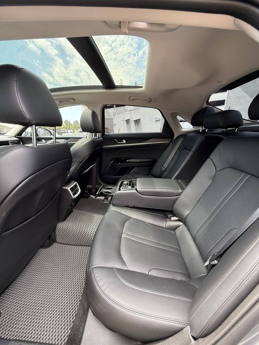 Продаю KIA k5 2L Turbo в максимальной комплектации