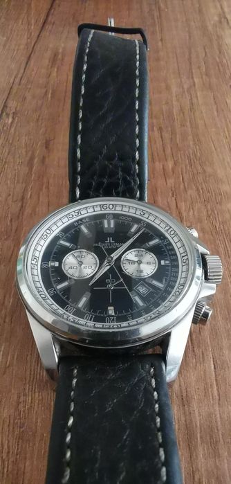 Два бр часовници