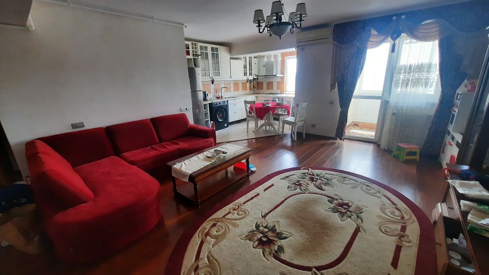 Închiriez apartament spatios