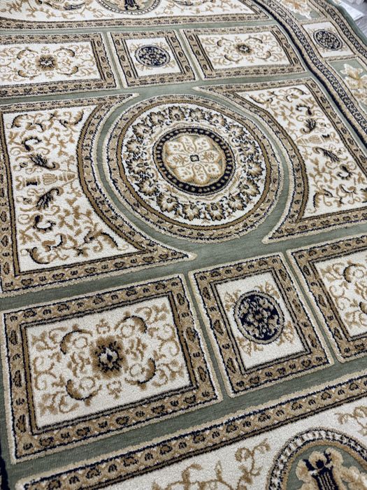 Продам ковер овальный