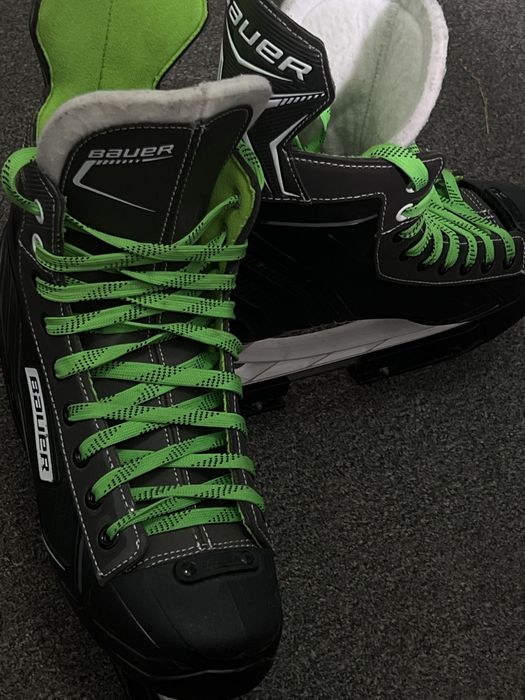 Коньки для хоккея BAUER.
