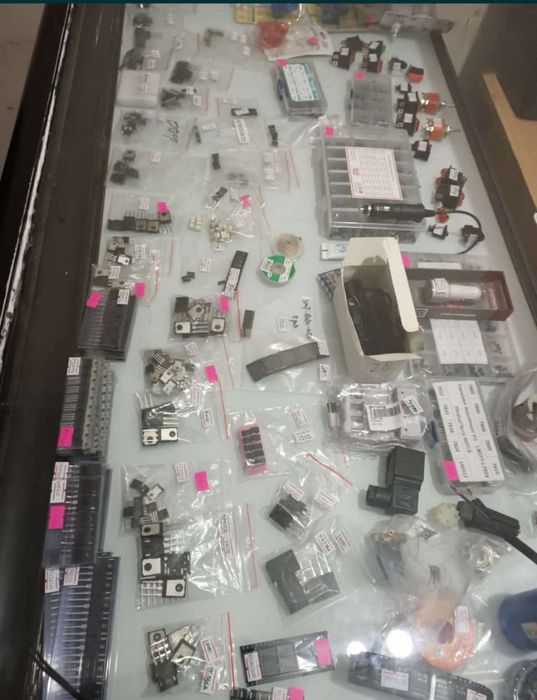 Герконовый датчик,щетки ,транзисторы