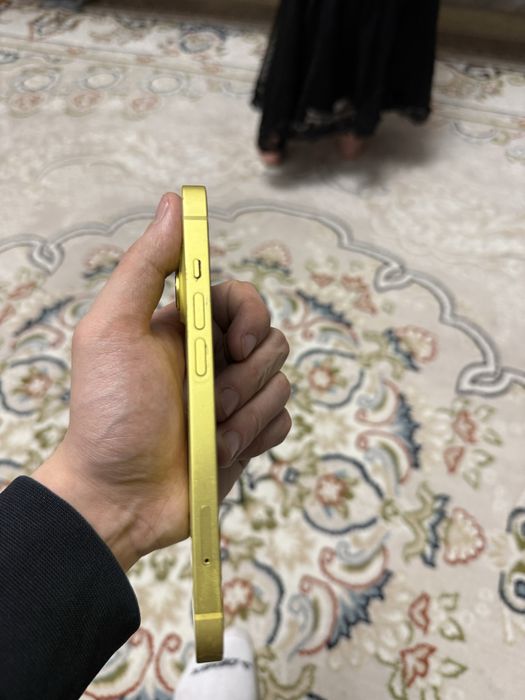 Продам айфон 14 128g