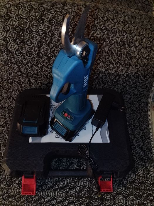 Foarfeca curățat pomi vita de vie cu acumulatori