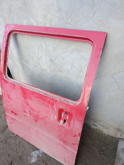 Damas oʻng orqa eshik sotaman rabochi