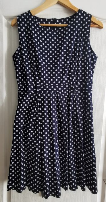 Rochie bleumarin cu buline