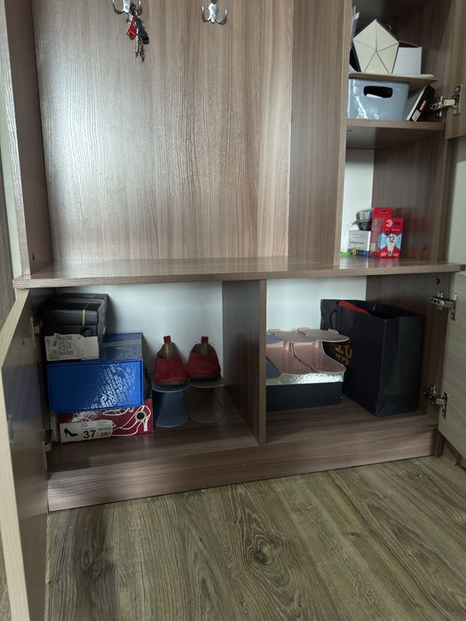 Продам шкаф в прихожую
