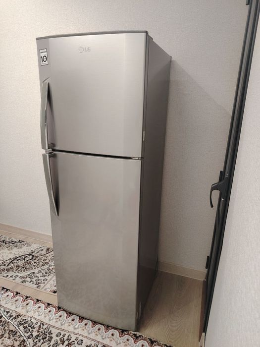 Продается холодильник LG