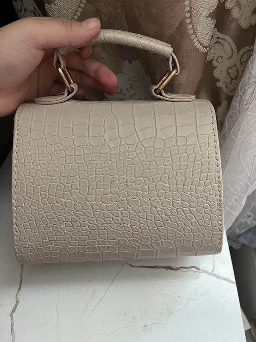 Сумка , бежевая .