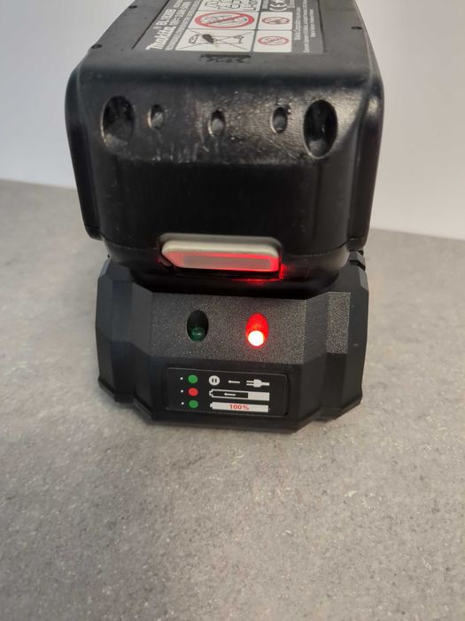 Încărcător Makita 18v tip DC18RC