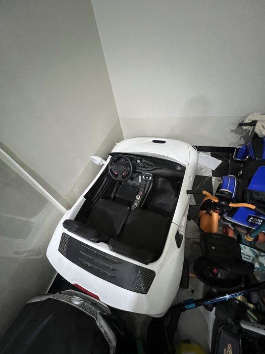Продам машину Ferrari