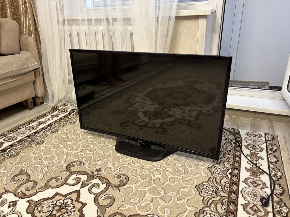 Б/у теливизор ,в хорошем состояние