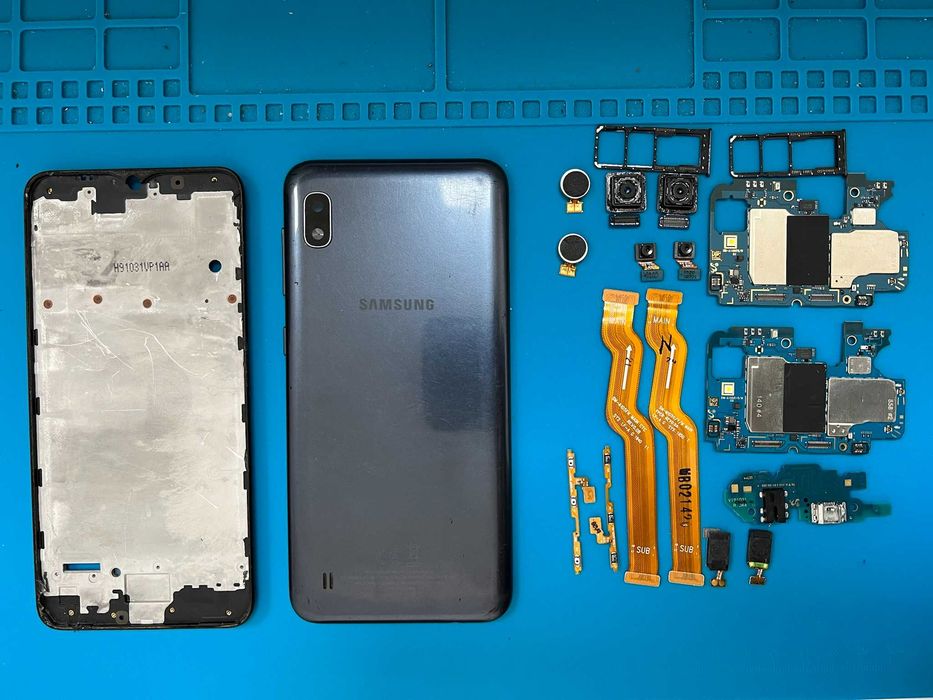 Samsung Galaxy A10 на части