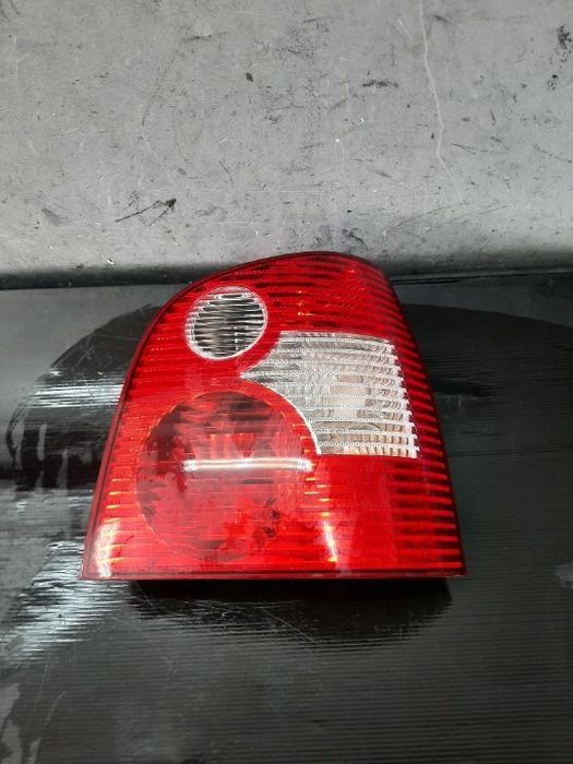 Stop tripla lampa dreapta vw polo 9n 6q6945096b 6q6945112a