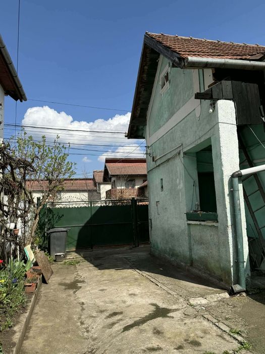 Vand casa pe strada Actorului