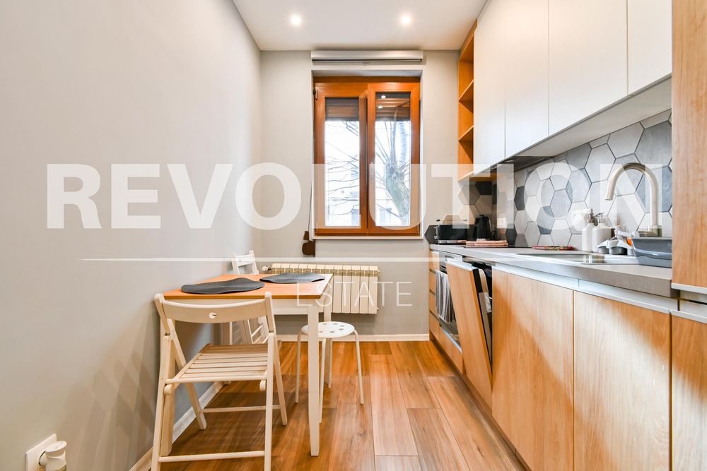 Дава се под наем Едностаен апартамент в София, Център - 30 кв.м за 548.25 € - Снимка #1