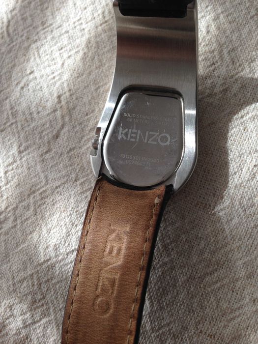 Часовник  kenzo оригинал!