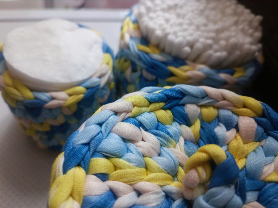 Корзинки для ванных принадлежностей