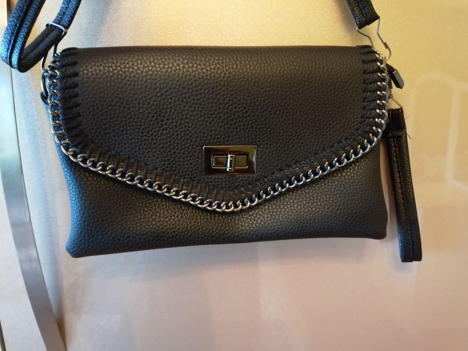 Два модела дамски чанти