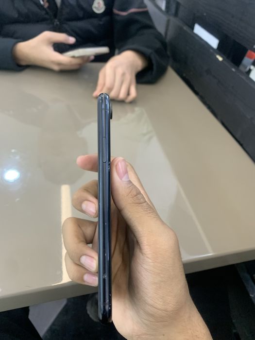 iPhone xr 128/75