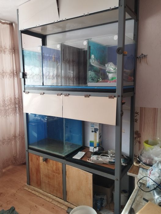 Стеллаж аквариум