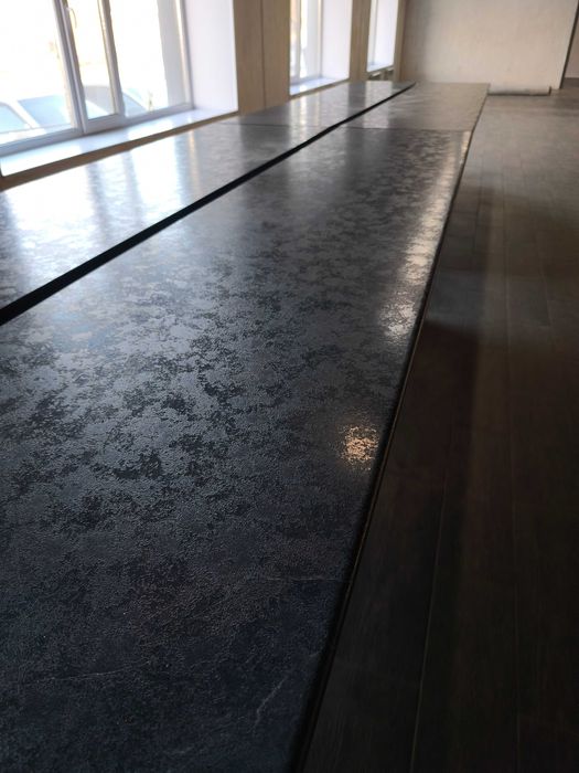 Стол переговорный, стулья, картинки