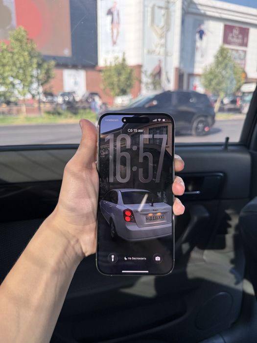 Iphone 15 pro max bir qol ozimiki sotiladi