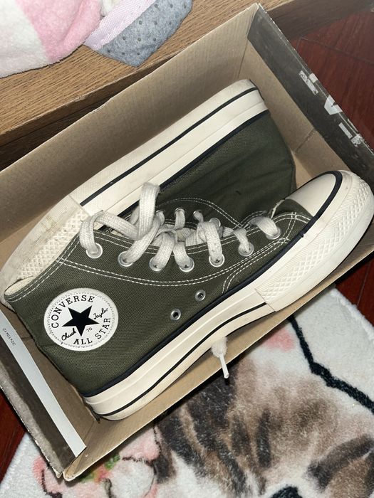 Продам конверсы женские зеленые