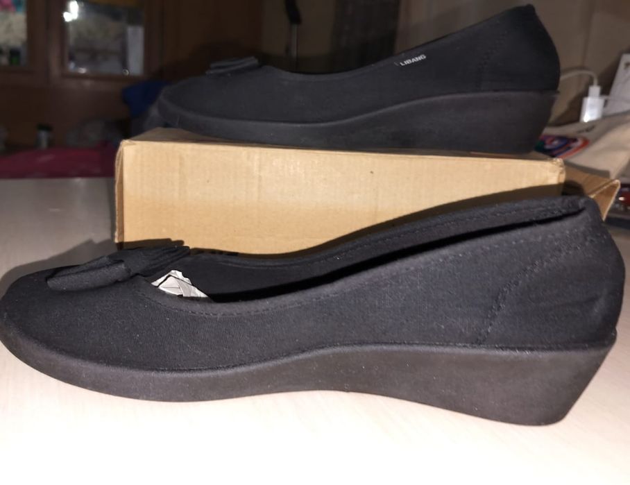 Женские туфли черные