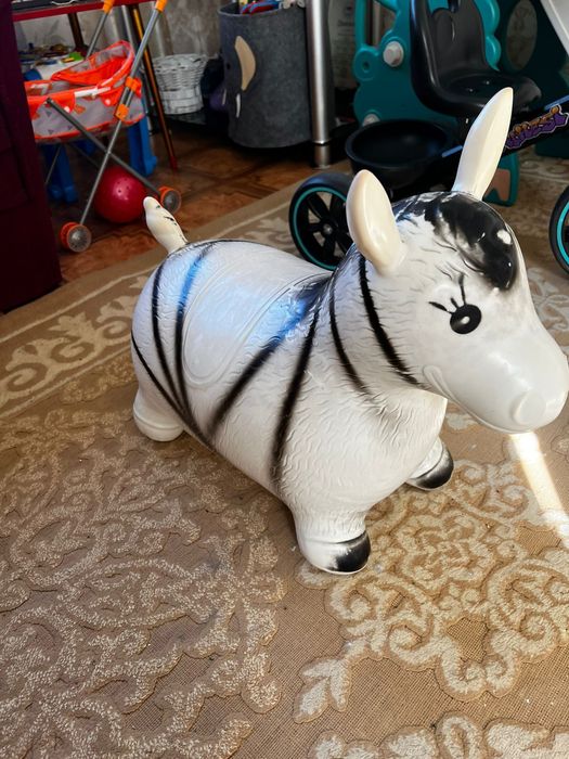 Продам игрушку лодашку