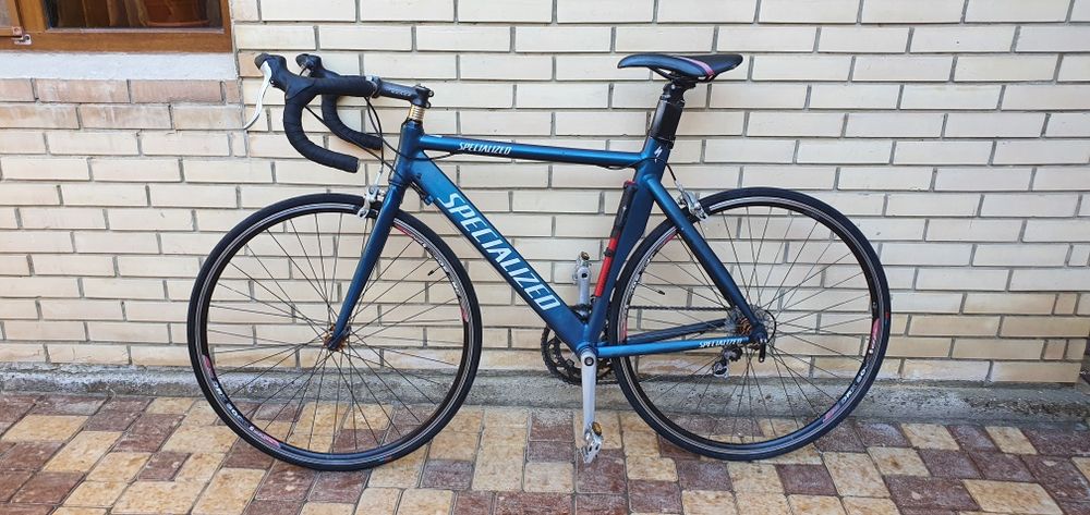 Продаётся американский шоссейный велосипед SPECIALIZED (спешилайзед)