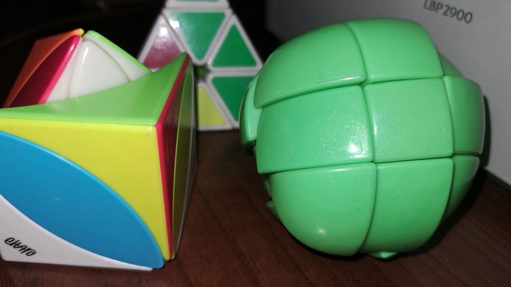 Кубики рубики в идеальном состояние