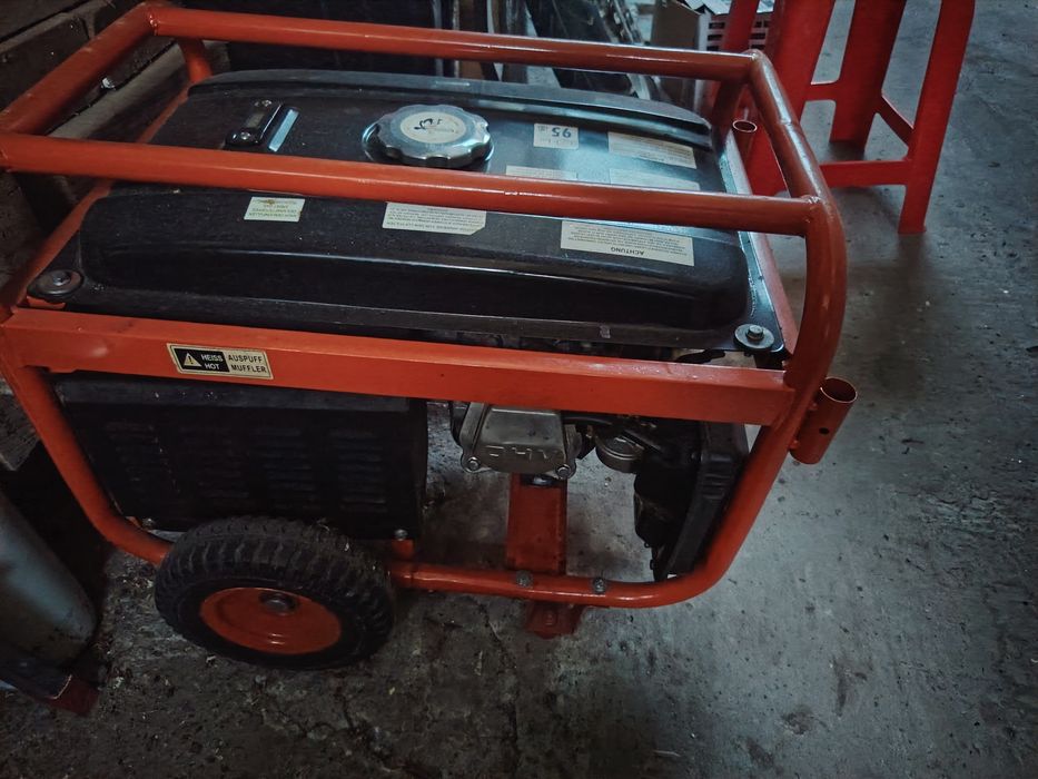 Vând generator cross X TOOS-3,85KW CPG3000