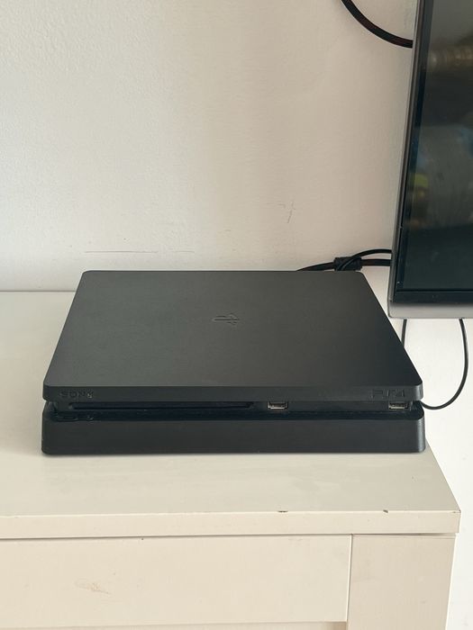 PS   PlayStation 4