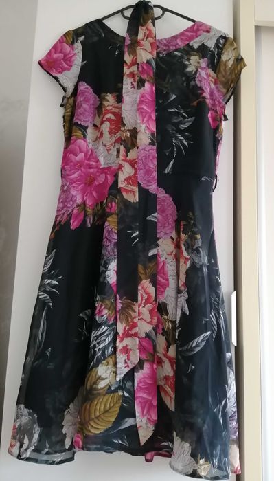 Rochia Wallis vaporoasa model floral masura 38 Made in Romania