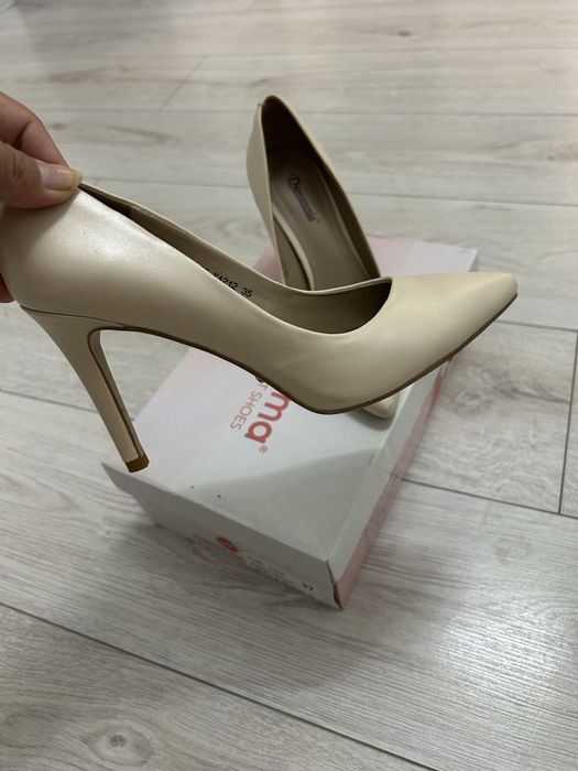 Туфли женские на каблуке